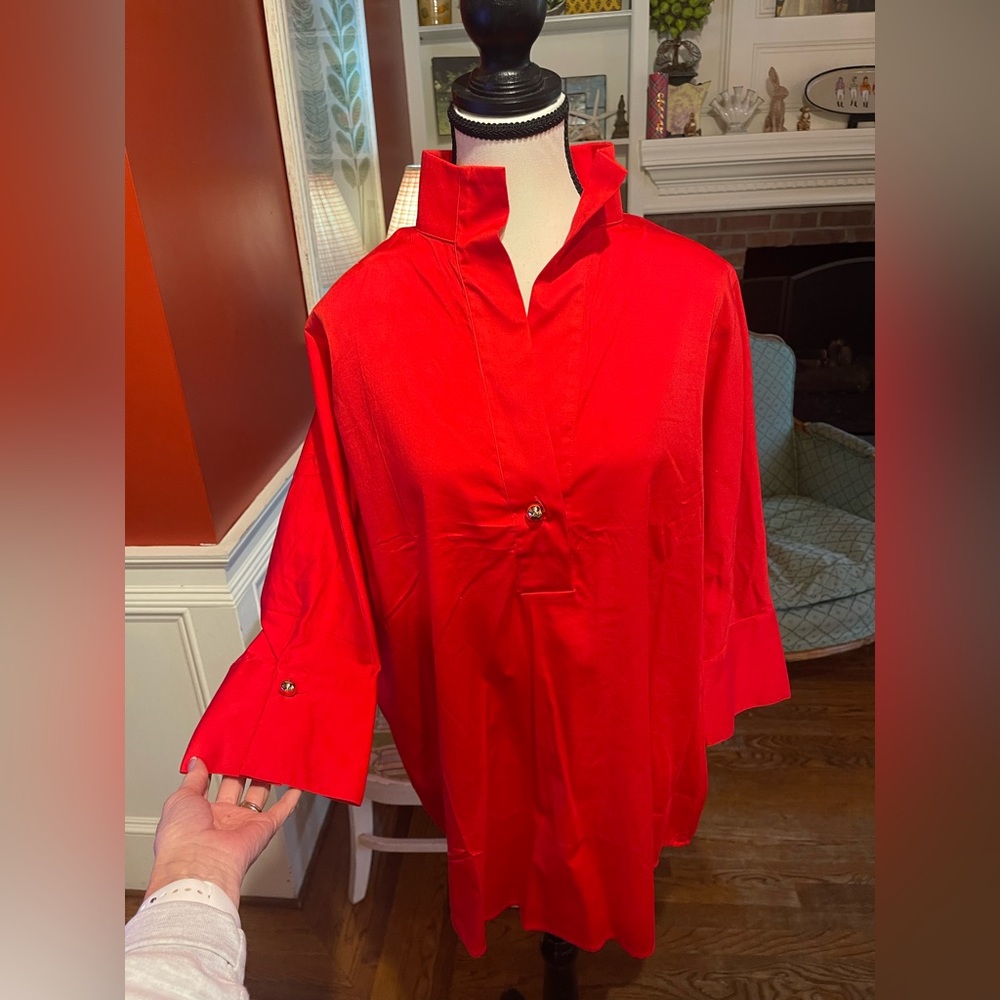 TUCKERNUCK Red Pomander Place Blouse/Tunic Top, Size Medium. NWOT